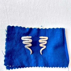 925 Sterling Silver Swirl Earrings